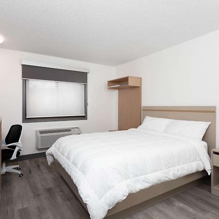 Travelodge By Wyndham Elkhart Exterior photo