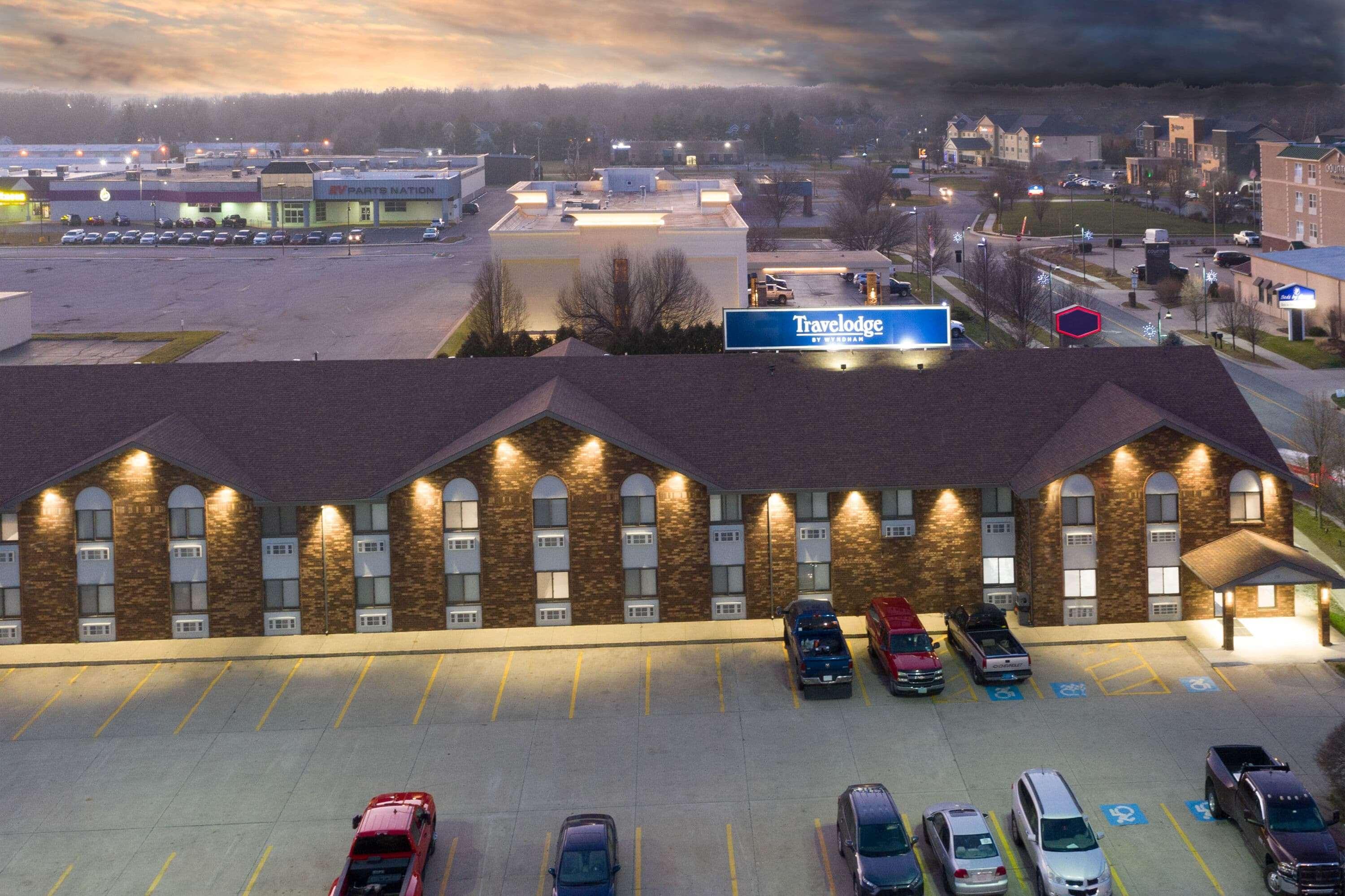 Travelodge By Wyndham Elkhart Exterior photo