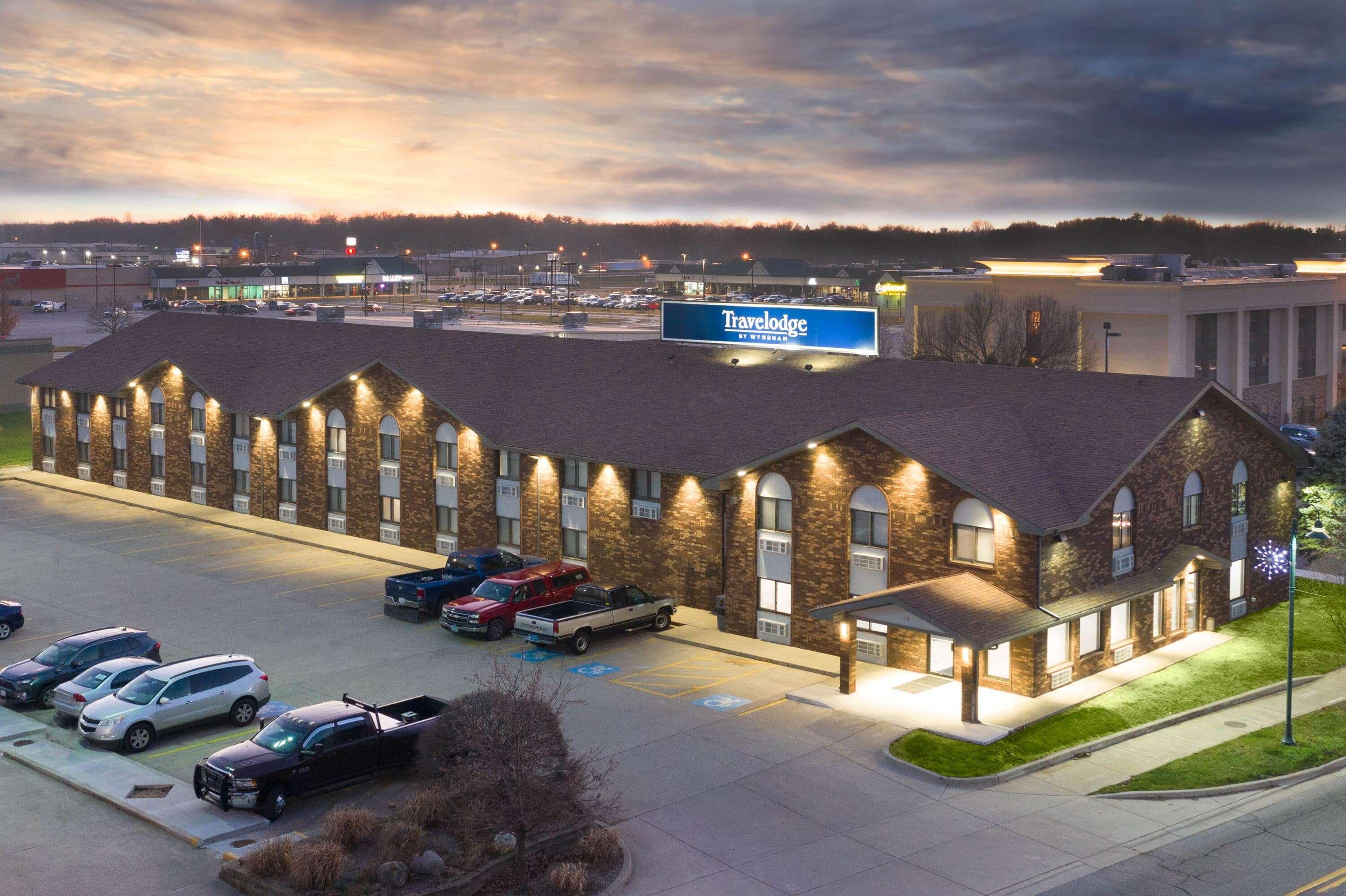 Travelodge By Wyndham Elkhart Exterior photo