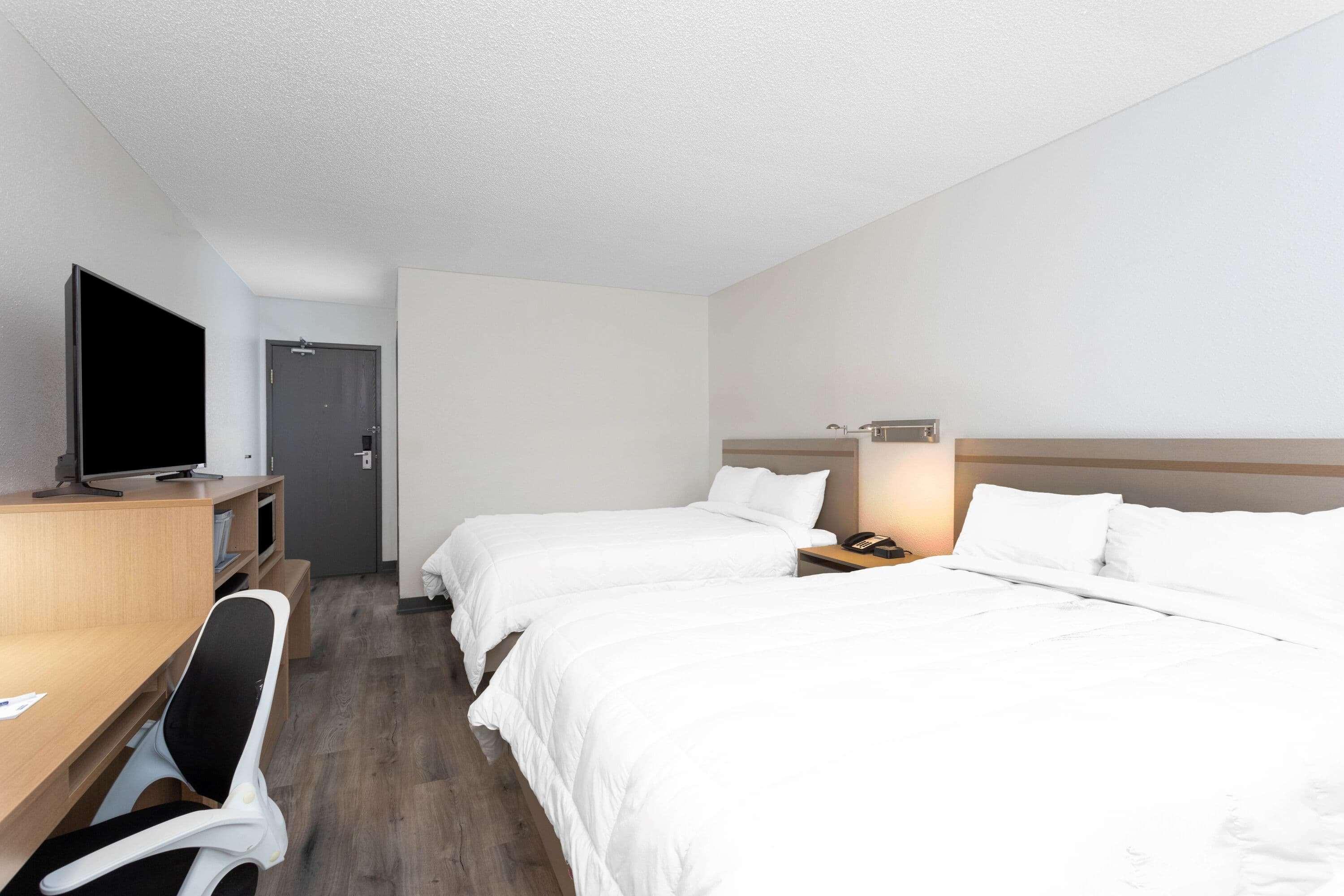 Travelodge By Wyndham Elkhart Exterior photo