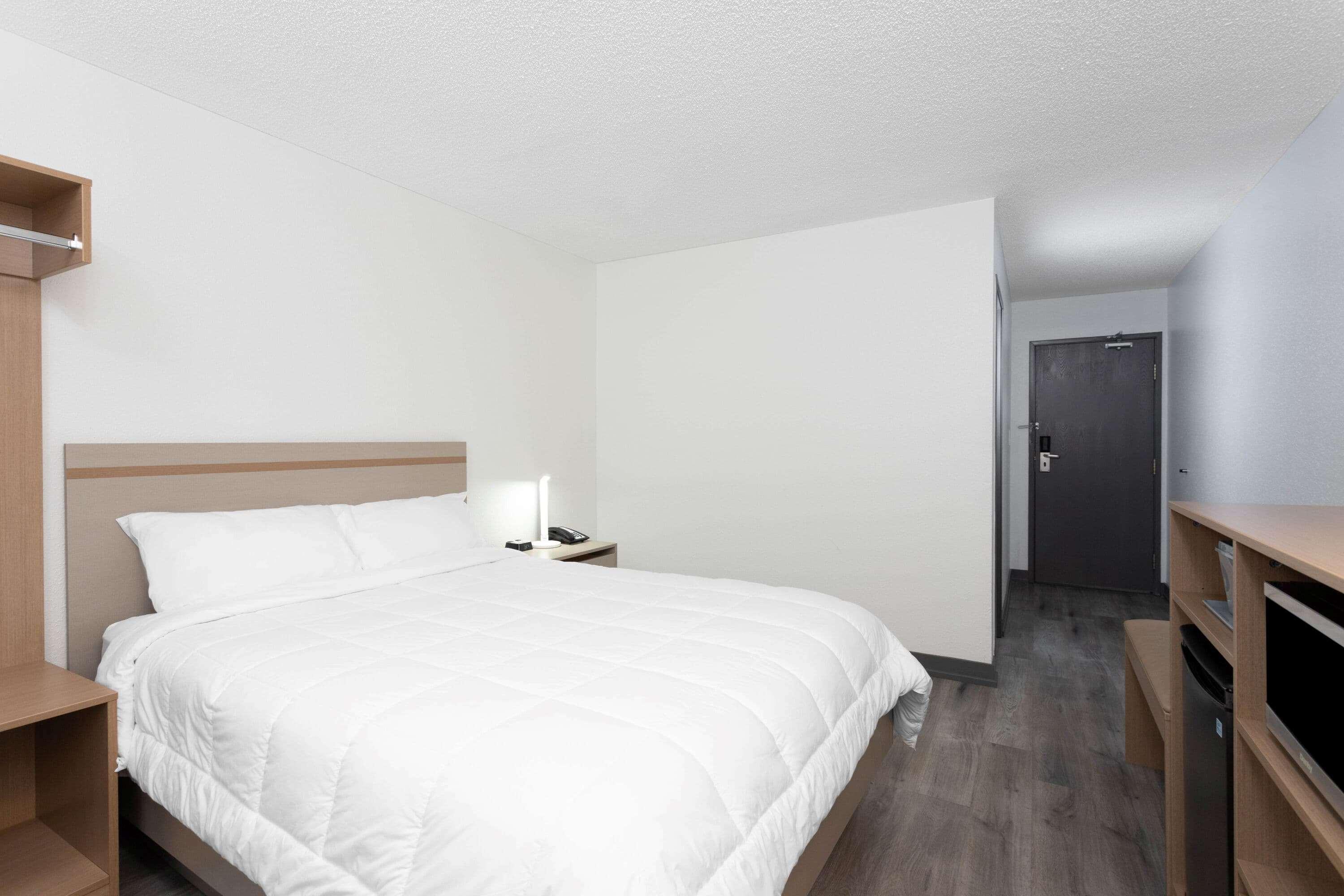 Travelodge By Wyndham Elkhart Exterior photo